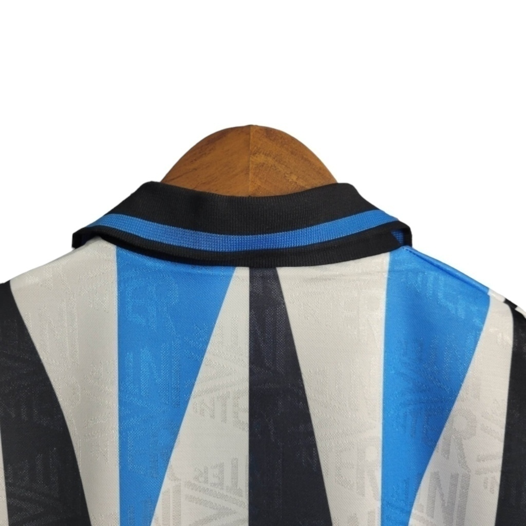 Camisa Inter de Milão II 1992/1993 - Retrô Umbro - Branca com detalhes em azul e preto
