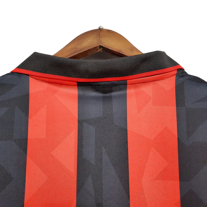 Camisa AC Milan I 1993/1994 - Retrô Lotto - Vermelha e preta