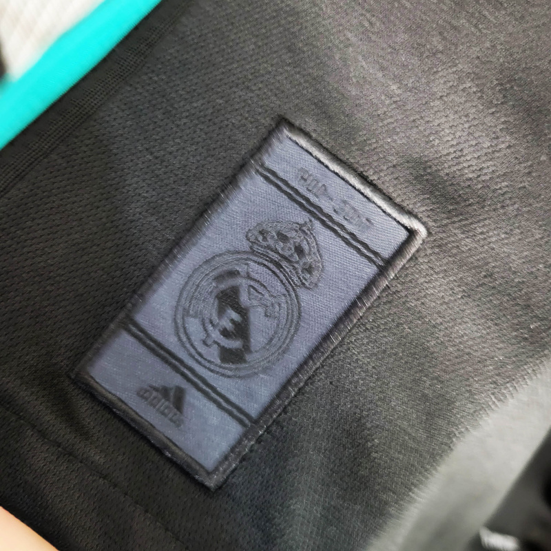 Camisa Real Madrid II 2017/2018 - Retrô Adidas - Preta com detalhes em verde