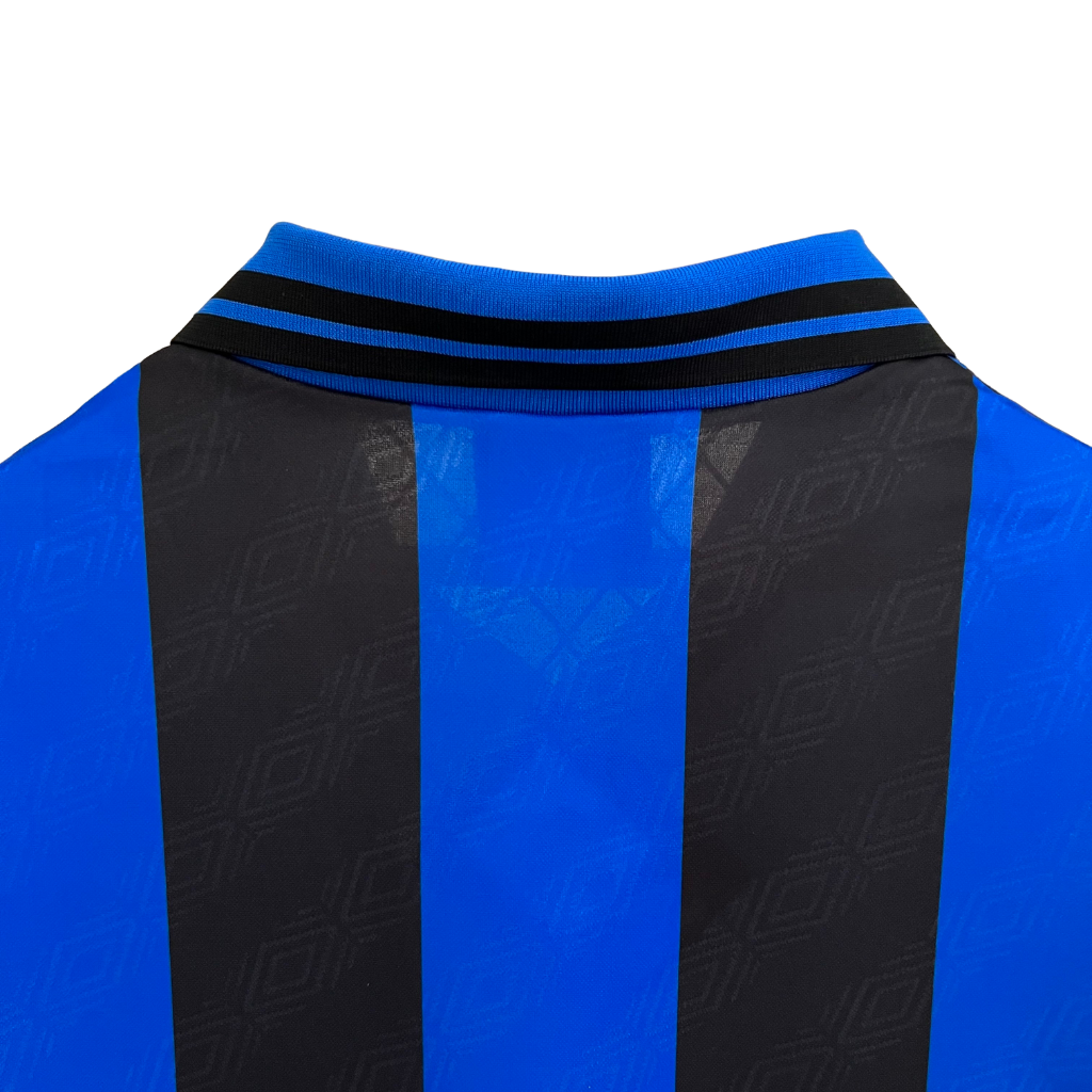 Camisa Inter de Milão I 1995/1996 - Retrô Umbro - Azul e preta
