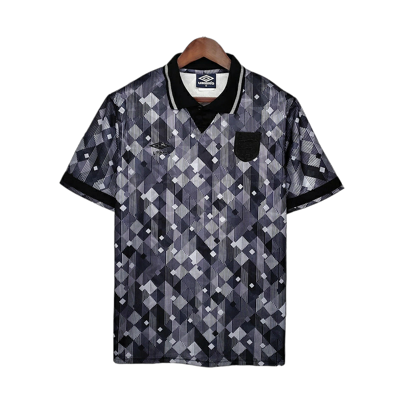 Camisa Seleção da Inglaterra 1990 - RetrÓ Umbro - Preta e branca