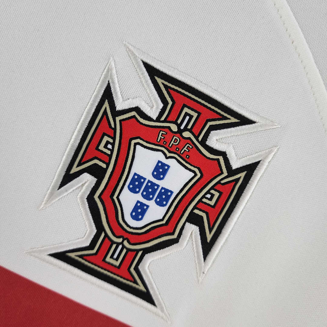 Camisa Seleção de Portugal II 2022 - Retrô Nike - Branca com detalhes em vermelho e verde