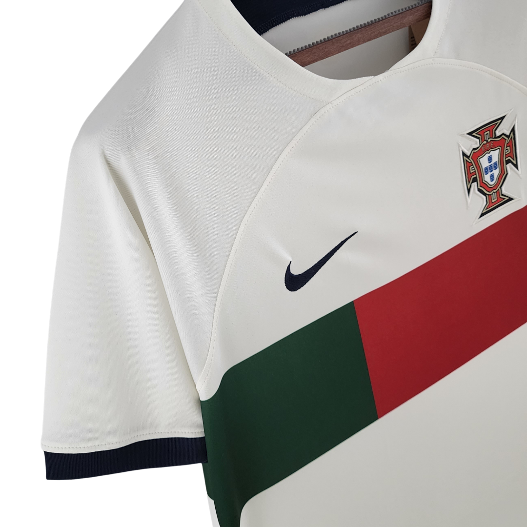 Camisa Seleção de Portugal II 2022 - Retrô Nike - Branca com detalhes em vermelho e verde