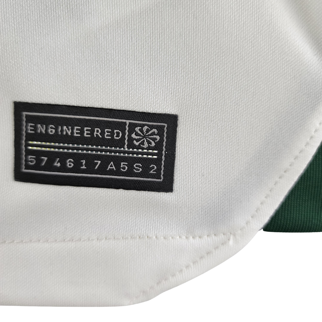 Camisa Seleção de Portugal II 2022 - Retrô Nike - Branca com detalhes em vermelho e verde