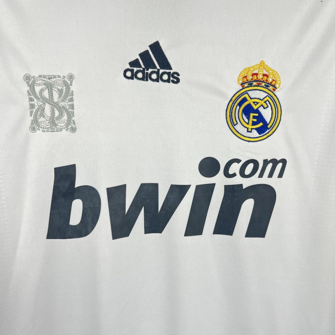 Camisa Real Madrid I 2009/2010 - Retrô Adidas - Branca com detalhes em preto e amarelo