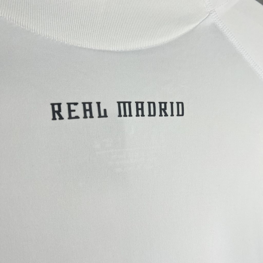 Camisa Real Madrid I 2009/2010 - Retrô Adidas - Branca com detalhes em preto e amarelo