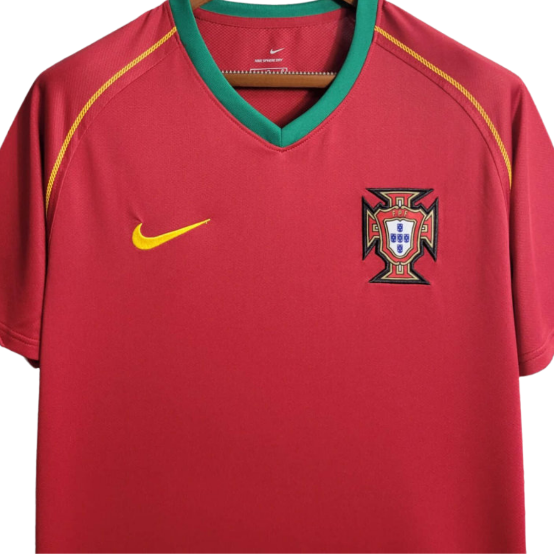 Camisa Seleção de Portugal I 2006 - Retrô Nike - Vermelha com detalhes em amarelo e verde