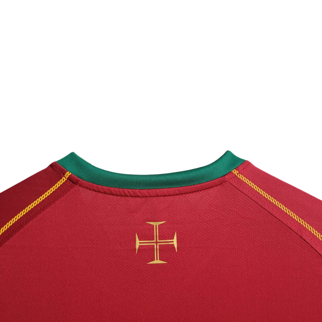 Camisa Seleção de Portugal I 2006 - Retrô Nike - Vermelha com detalhes em amarelo e verde