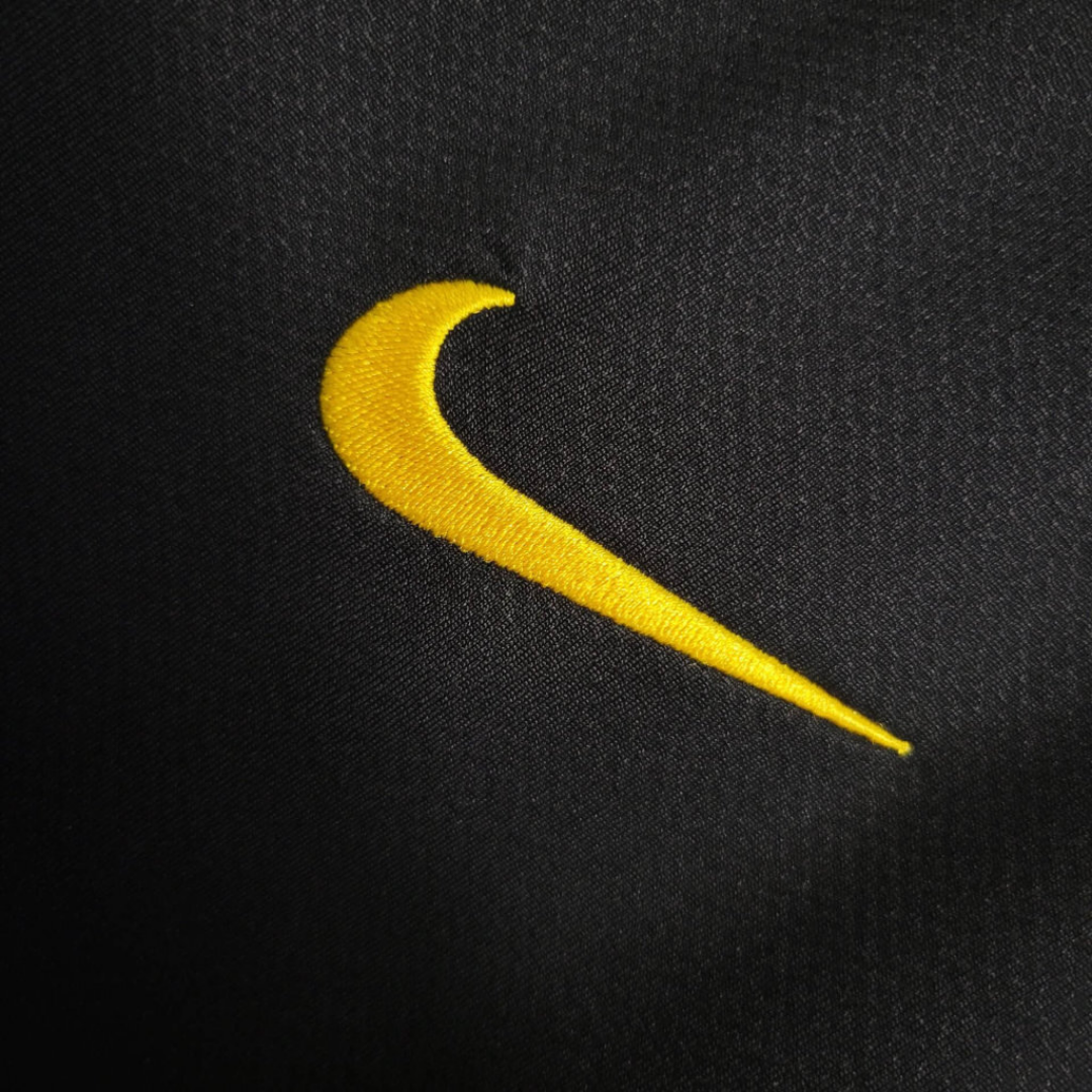 Camisa Seleção de Portugal II 2006 - Retrô Nike - Preta com detalhes em amarelo