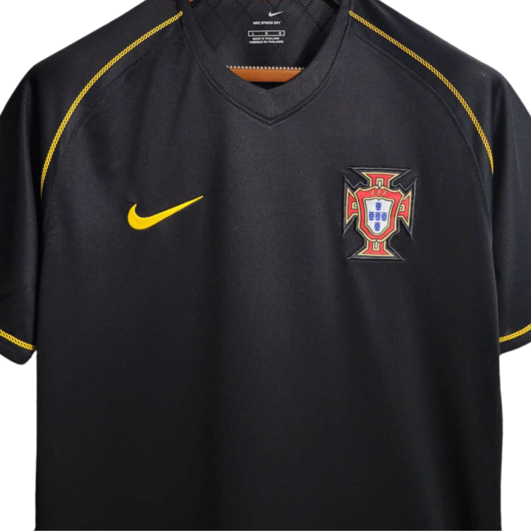 Camisa Seleção de Portugal II 2006 - Retrô Nike - Preta com detalhes em amarelo