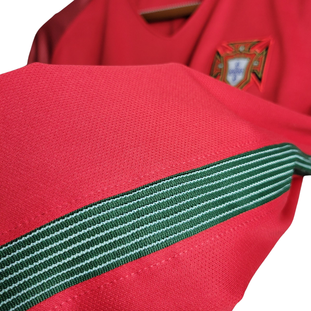 Camisa Seleção de Portugal I 2016 - Retrô Nike - Vermelha com detalhes em verde