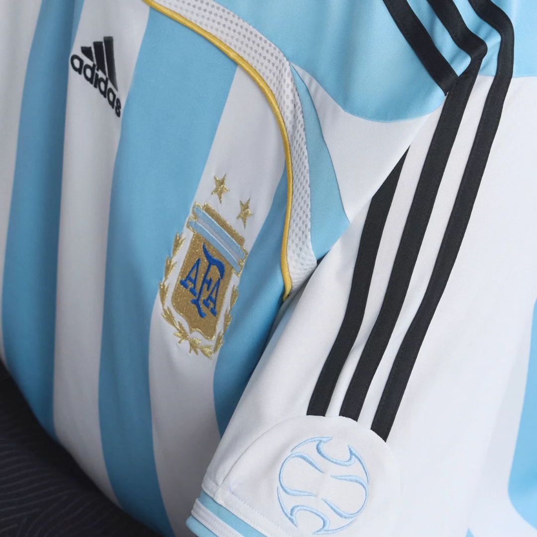 Camisa Seleção da Argentina I 2006 - Retrô Adidas - Azul e branco com detalhes em preto