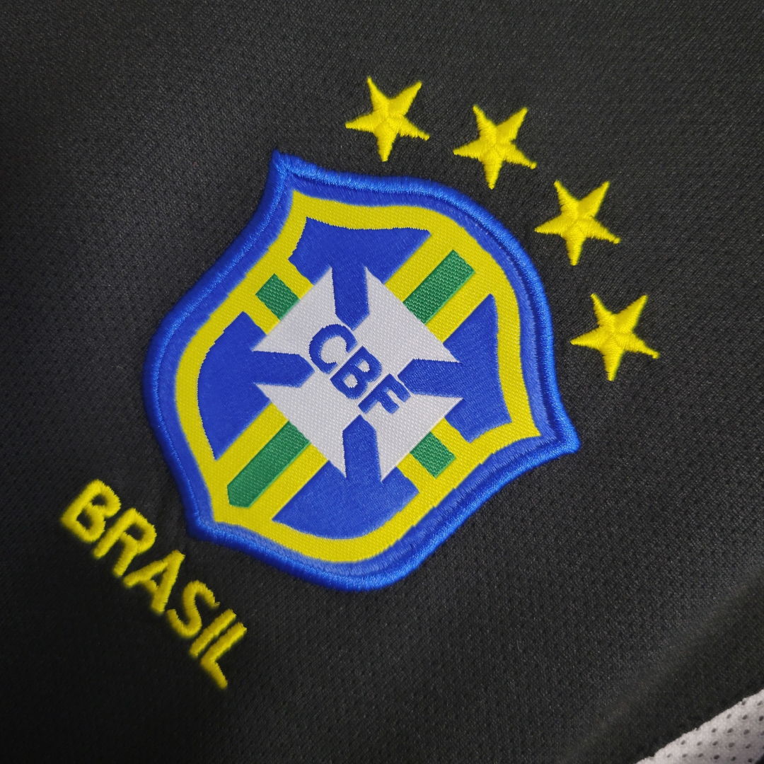 Camisa Seleção Brasileira Goleiro 2002 - Retrô Nike - Preta com detalhes em branco
