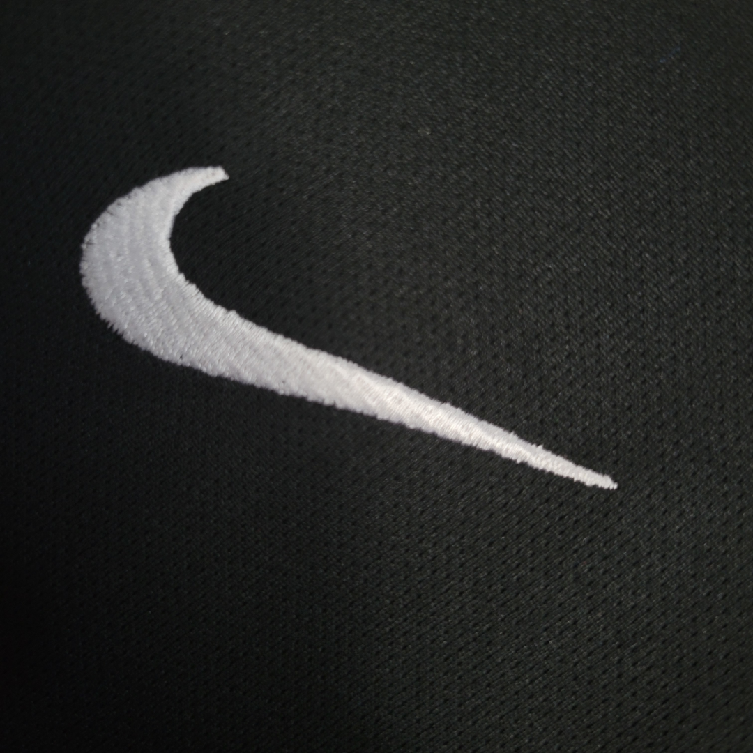 Camisa Seleção Brasileira Goleiro 2002 - Retrô Nike - Preta com detalhes em branco