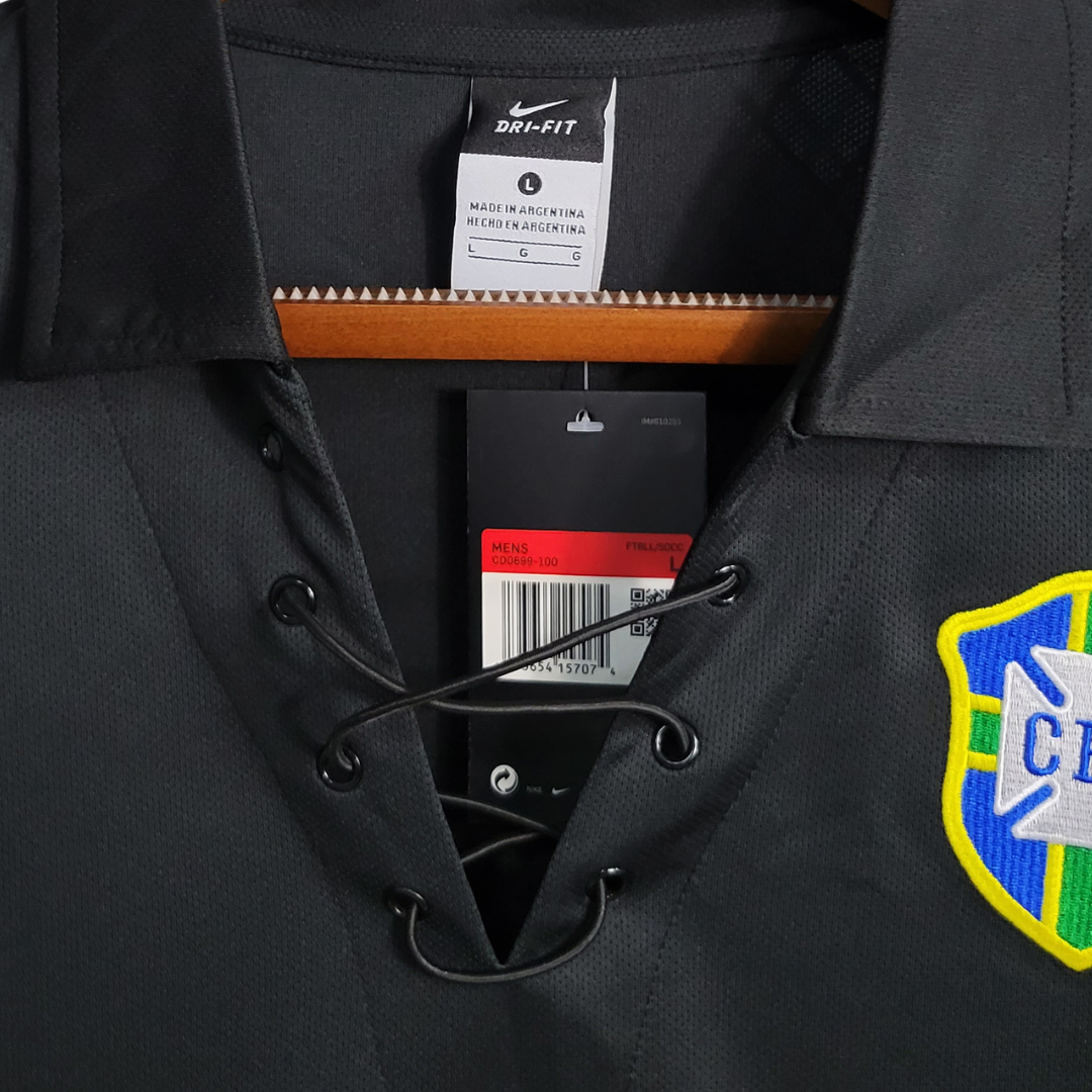Camisa Seleção Brasileira Edição Especial Goleiro 2004 - Retrô Nike - Preta com detalhes no brasão da cbd