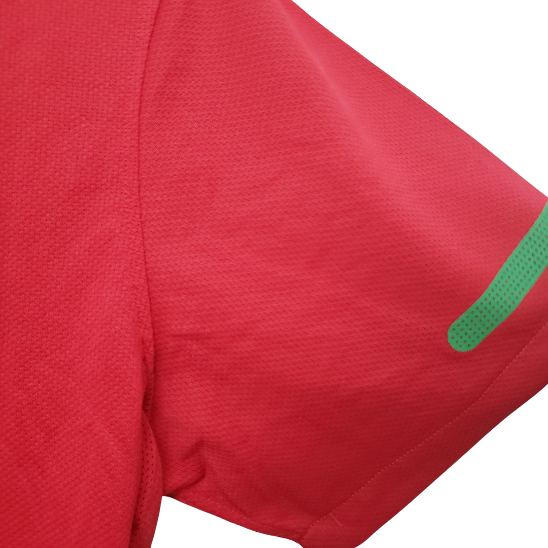 Camisa Seleção de Portugal I 2010 - Retrô Nike - Vermelha com detalhes em verde