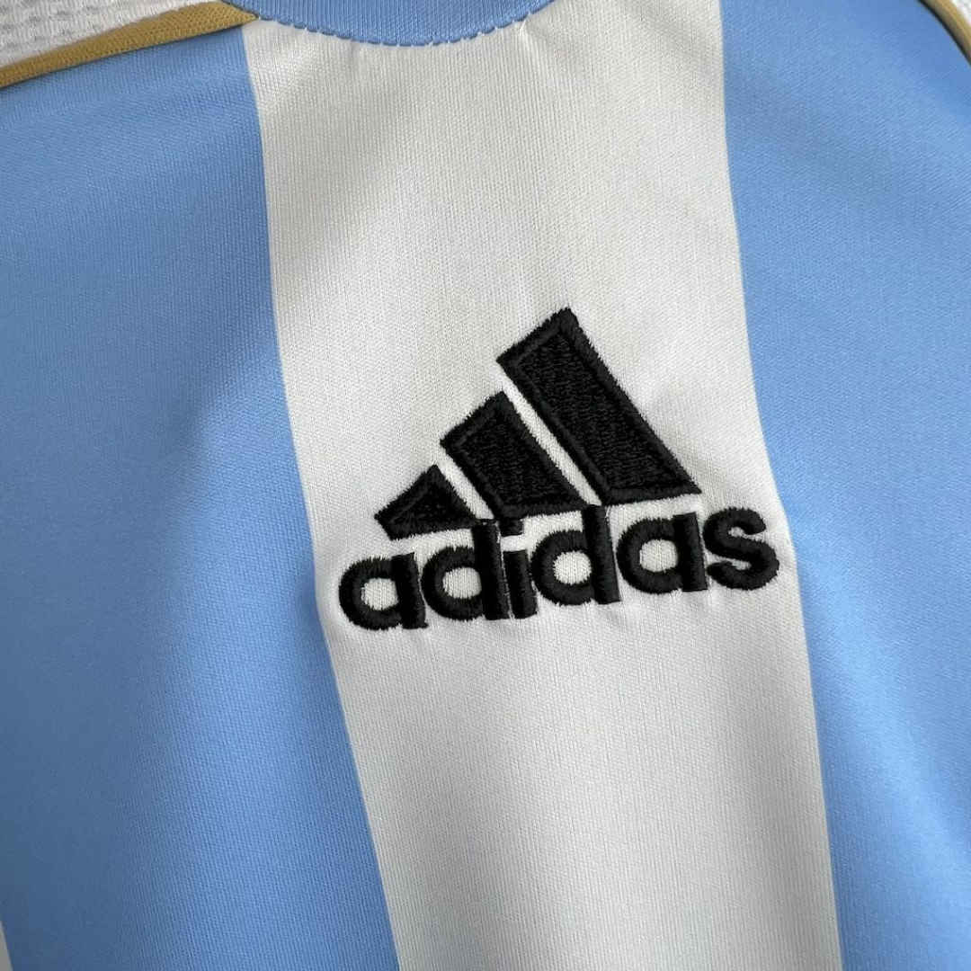 Camisa Seleção da Argentina I 2006 Manga Longa - Retrô Adidas - Azul e branco com detalhes em preto
