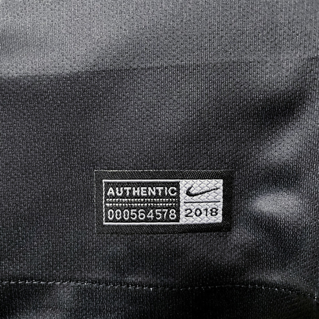 Camisa Corinthians III 2018/19 | Edição Comemorativa Ayrton Senna - Retrô Nike Masculina - Preta com detalhes dourados