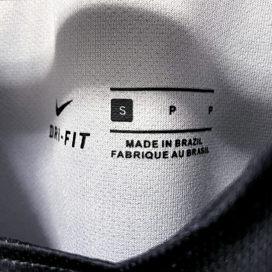 Camisa Corinthians III 2018/19 | Edição Comemorativa Ayrton Senna - Retrô Nike Masculina - Preta com detalhes dourados