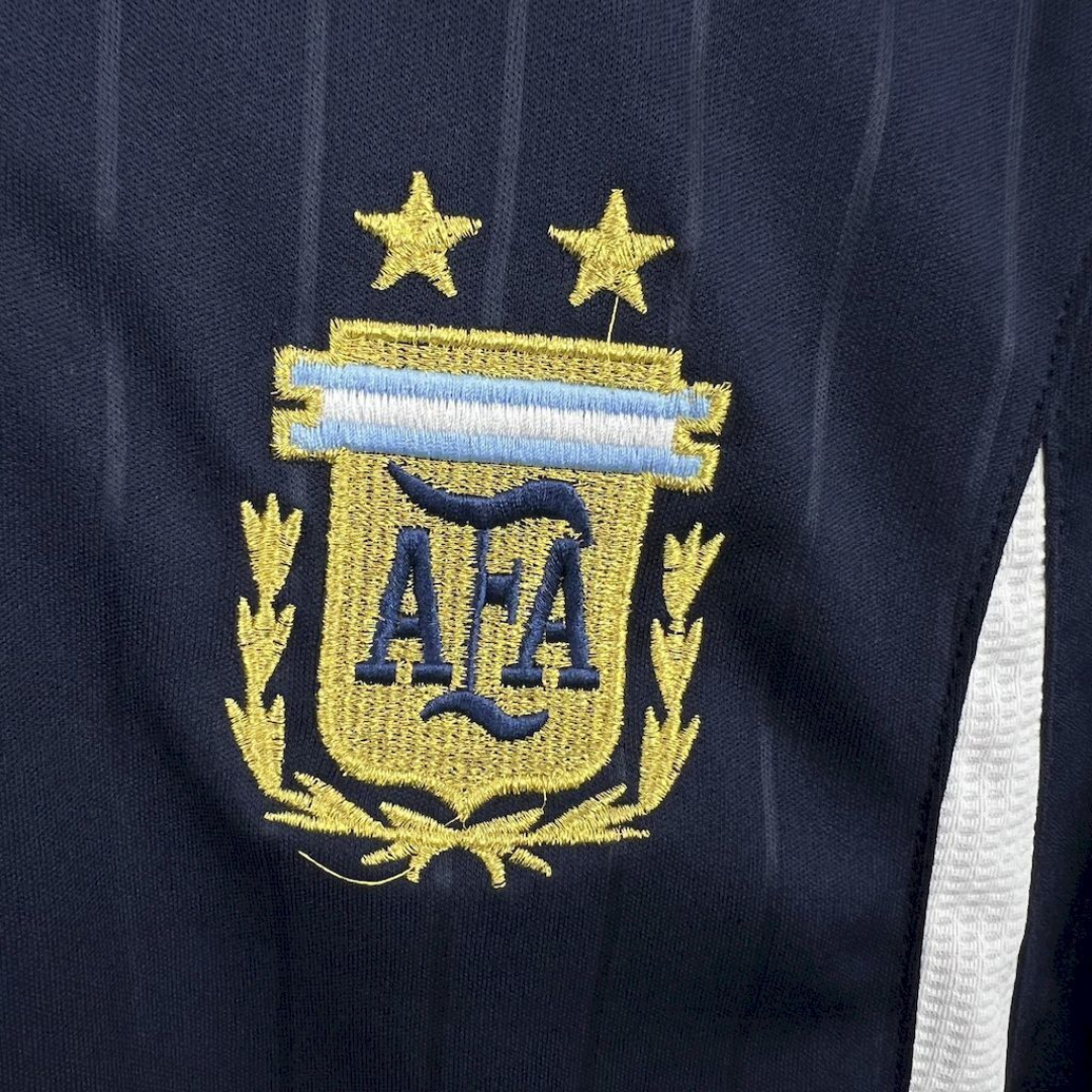 Camisa Seleção da Argentina II 2006 Manga Longa - Retrô Adidas - Azul escuro com detalhes em azul claro