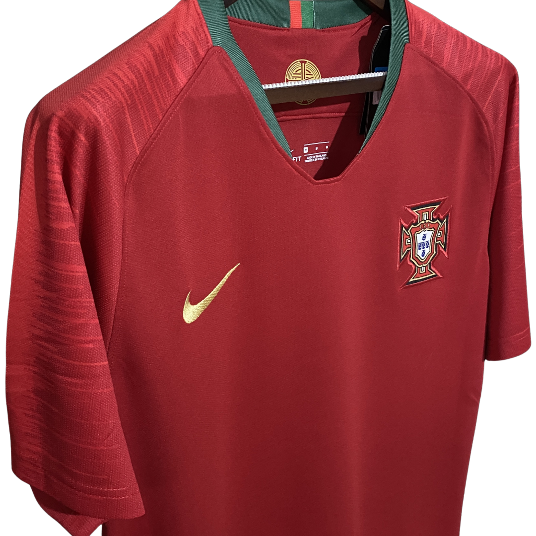 Camisa Seleção de Portugal I 2018 - Retrô Nike - Vermelha com detalhes em verde