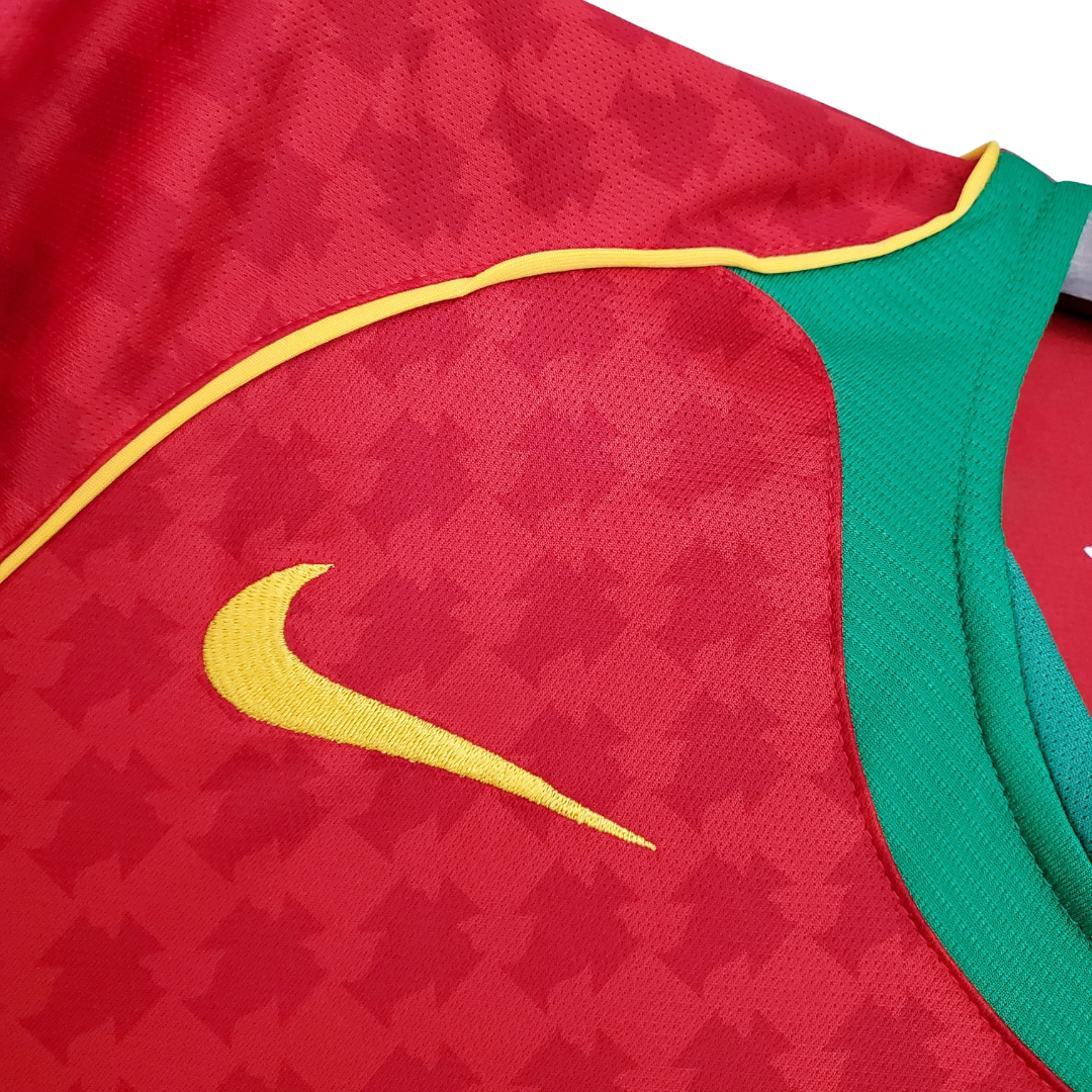 Camisa Seleção de Portugal I 2004 - Retrô Nike - Vermelha com detalhes em amarelo e verde