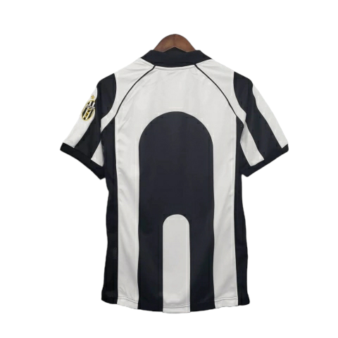 Camisa Juventus I 1997/1998 - Retrô Kappa Mascukina - Preta e branca