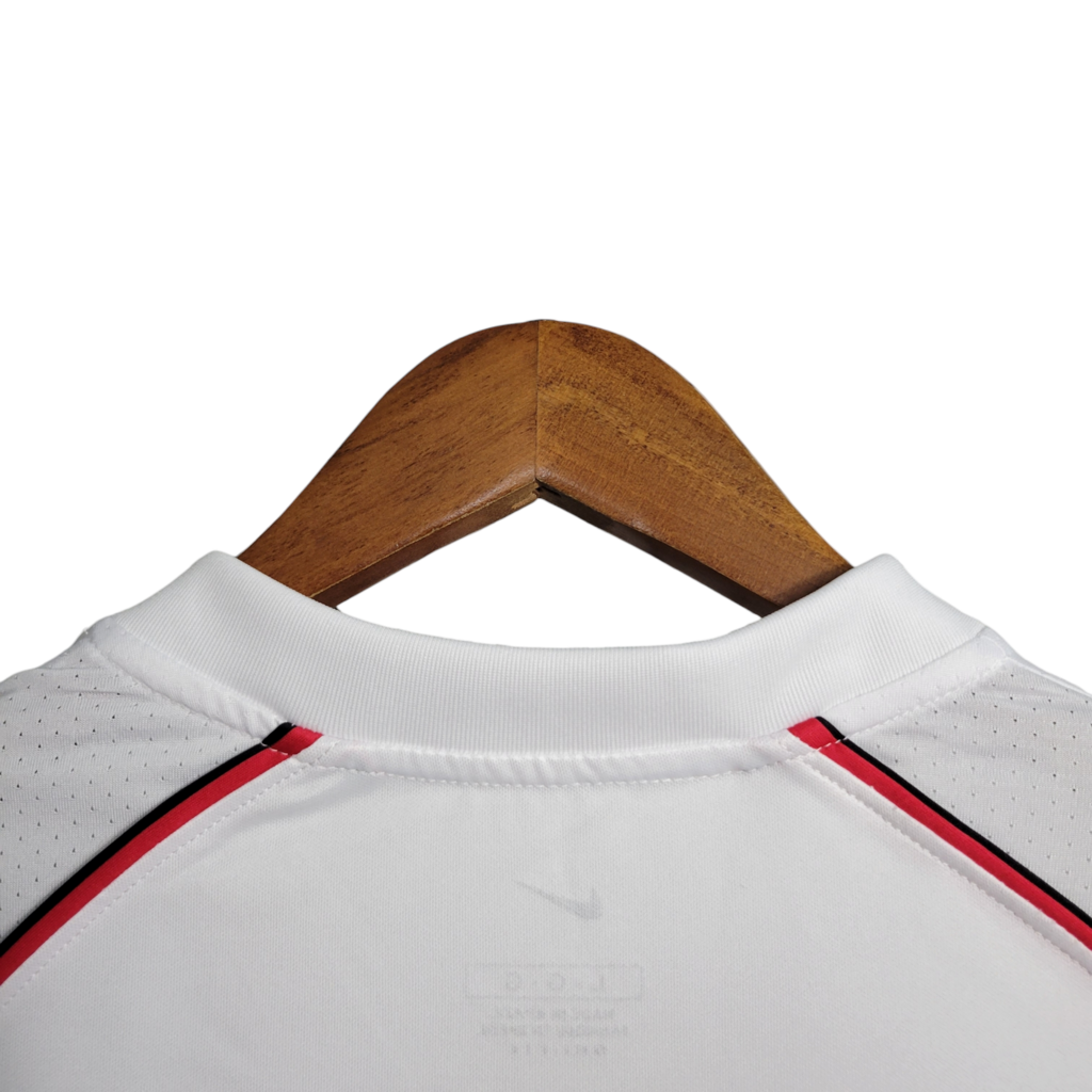 Camisa Flamengo II 2001 - Retrô Nike - Branca com detalhes em vermelho e preto