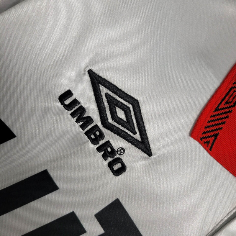 Camisa Flamengo II 1994 - Retrô Umbro - Branca com detalhes em vermelho
