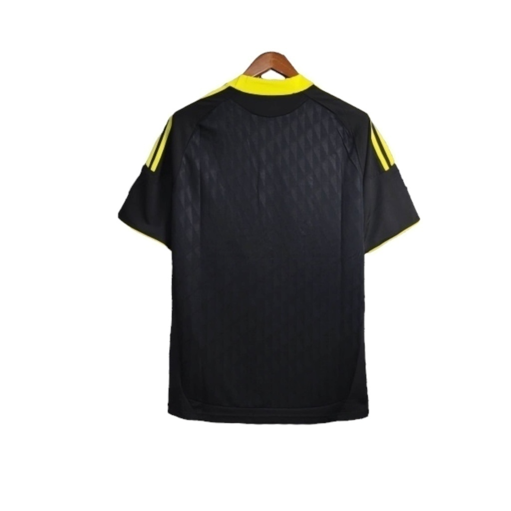 Camisa Liverpool II 2010/2011 - Retrô Adidas - Preta com detalhes em amarelo