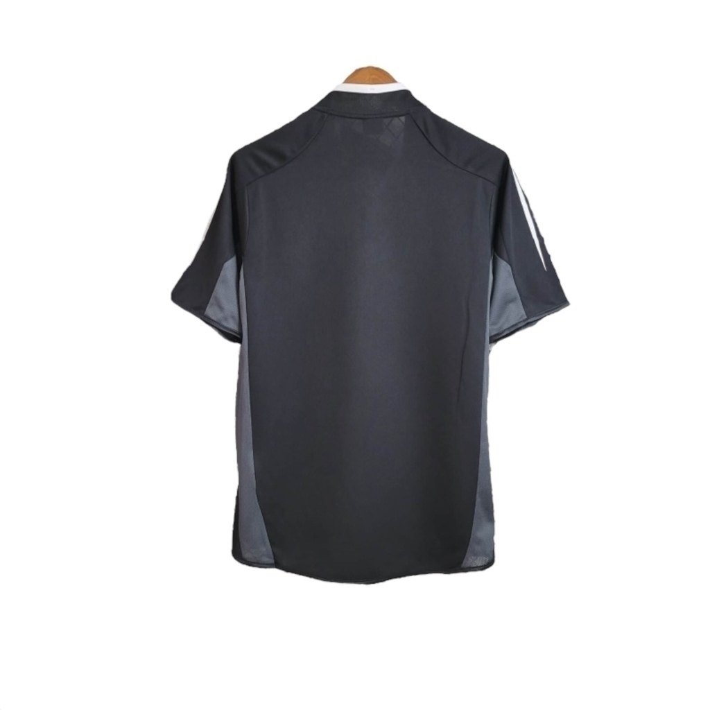 Camisa Real Madrid 2004/2005 - Retrô Adidas - Preta com detalhes em cinza e branco