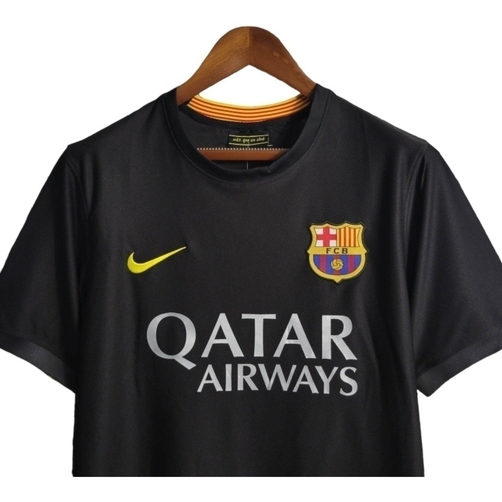 Camisa Barcelona III 2013/2014 - Retrô Nike - Preta com detalhes em amarelo e vermelho