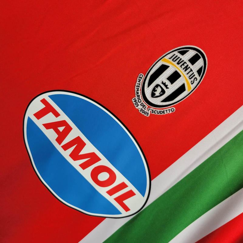 Camisa Juventus II 2005/2006 - Retrô Nike - Vermelha com detalhes em verde e branco