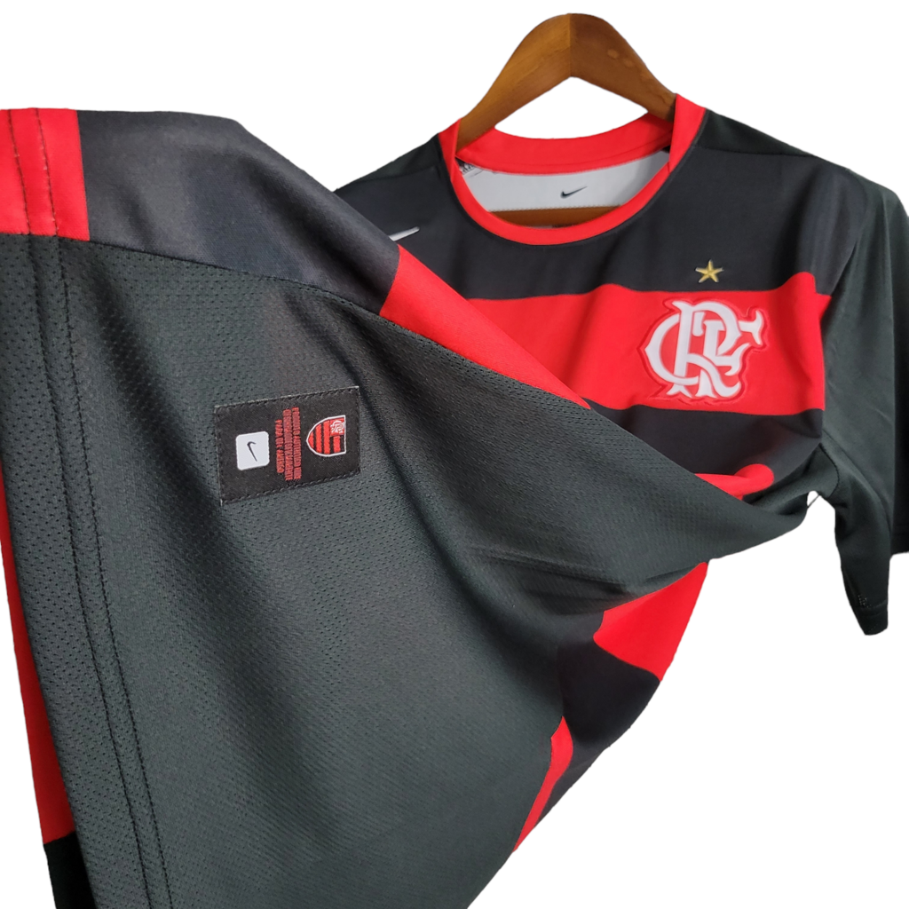 Camisa Flamengo I 2000 - Retrô Nike - Vermelha com detalhes em preto e patrocinios em branco