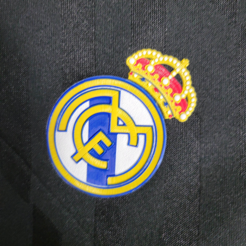 Camisa Real Madrid II 2011/2012 - Retrô Adidas - Preta com detalhes em dourado
