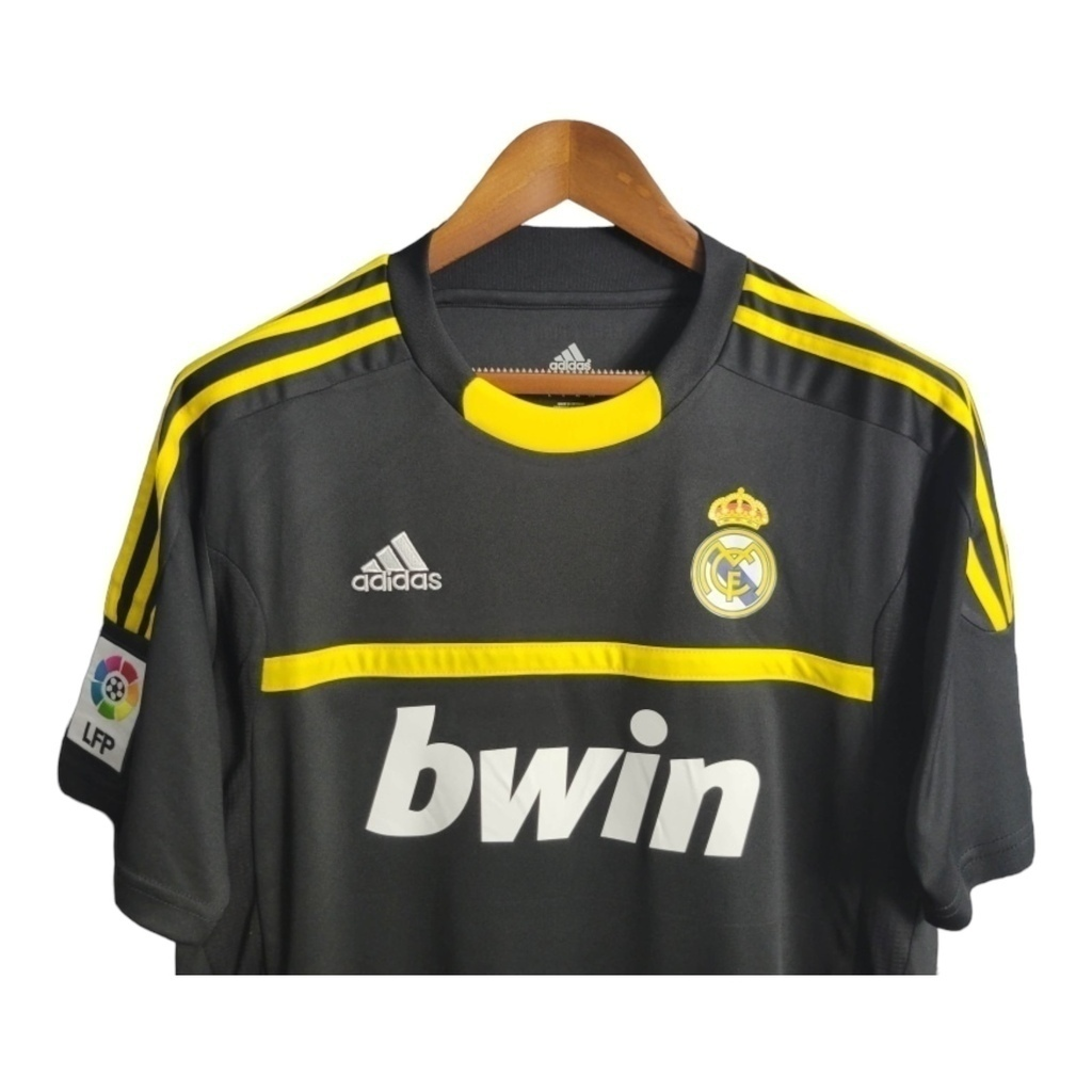 Camisa Real Madrid Goleiro 2011/2012 - Retrô Adidas - Preta com detalhes em amarelo