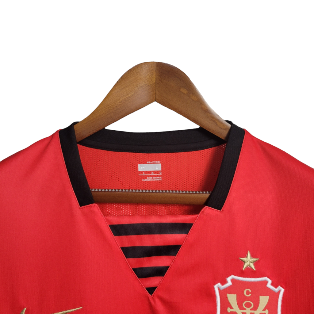 Camisa Flamengo I 2007/2008 - Retrô Nike - Vermelha e preta com detalhes em dourado no escudo