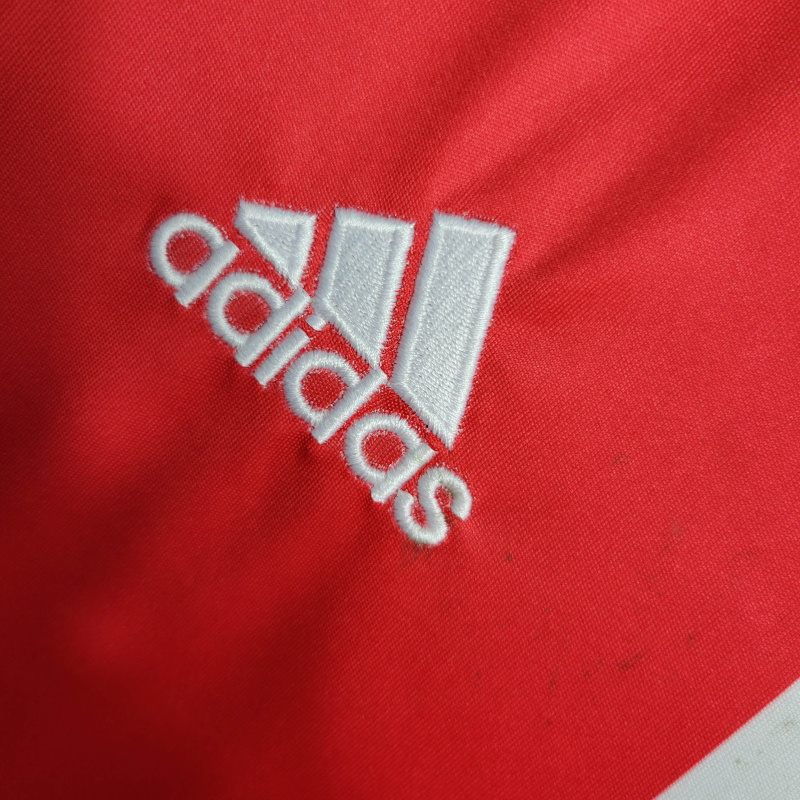 Camisa Benfica 2004/2005 - Retrô Adidas - Vermelha com detalhes em branco