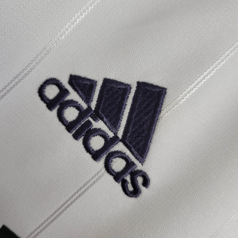 Camisa Real Madrid I 2012/2013 - Retrô Adidas - Branca com detalhes em azul com todos os patch