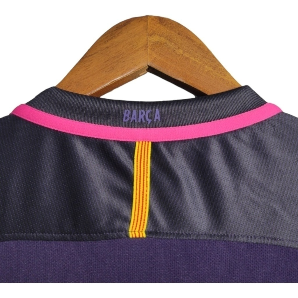 Camisa Barcelona II 2016/2017 - Retrô Nike - Roxa com detalhes em rosa