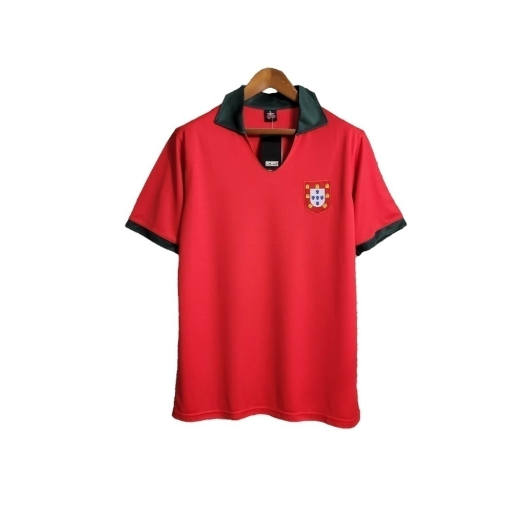 Camisa Seleção de Portugal Edição especial I 1972 - Retrô - Vermelha com detalhes em verde