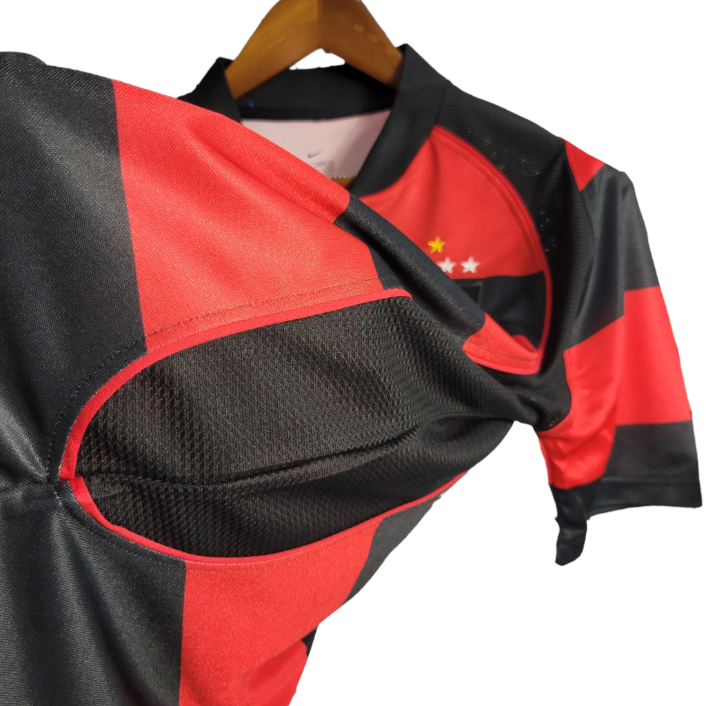 Camisa Flamengo I 2003/2004 - Retrô Nike - Vermelha com detalhes em Preto e amarelo