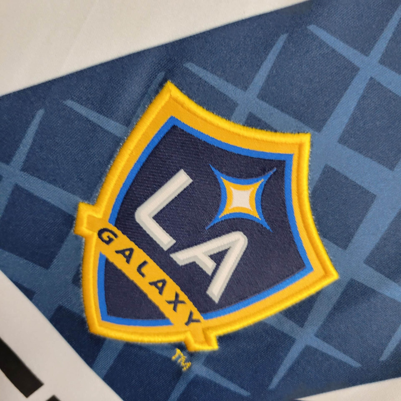 Camisa Los Angeles Galaxy II 2012 - Retrô Adidas - Branca com detalhes em azul com todos os patrocínios