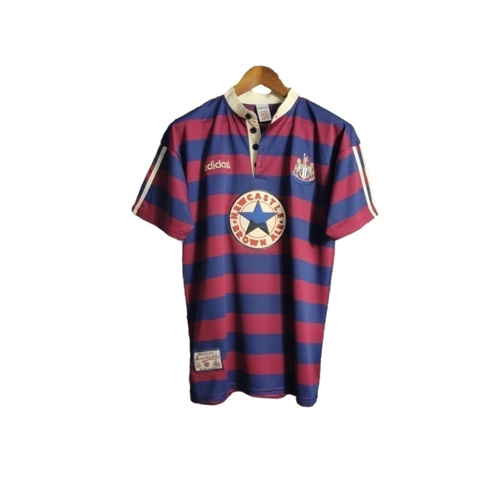 Camisa Newcastle II 1995/1996 - Retrô Adidas - Azul com listras vinho e detalhes em bege