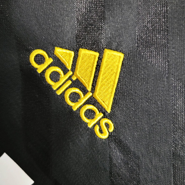 Camisa Real Madrid II 2011/2012 - Retrô Adidas - Preta com detalhes em dourado