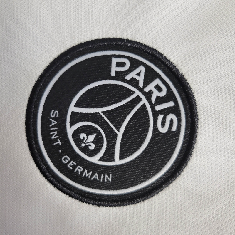 Camisa Paris Saint-Germain Edição Champions League 2018/2019 Manga Longa - Retrô Jordan - Branca com detalhes em branco e vermelho e preto