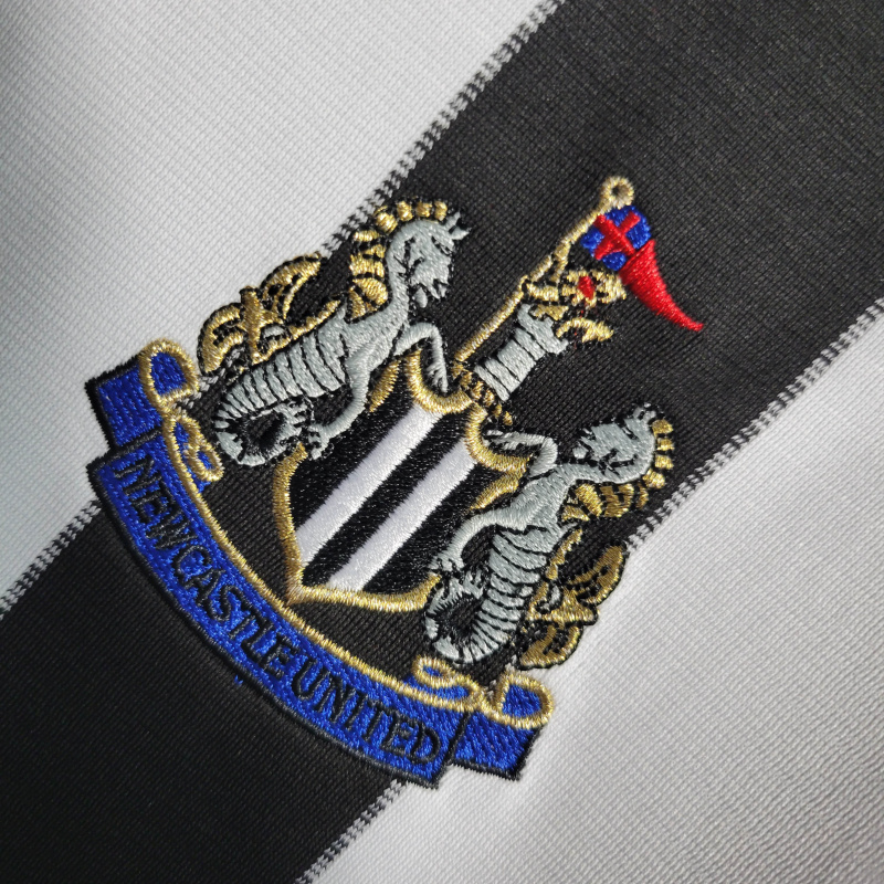 Camisa Newcastle 2000/2001 - Retrô Adidas - Branca com listras pretas e detalhes em azul
