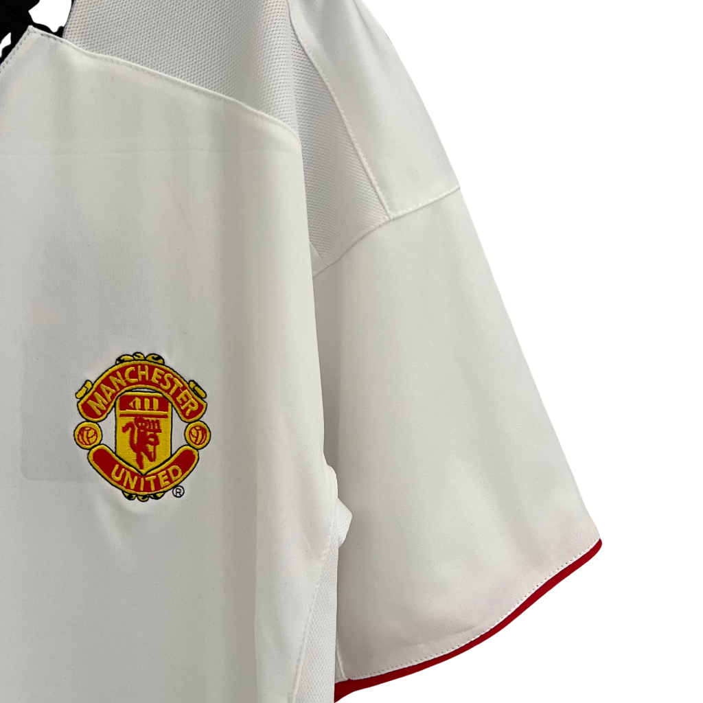 Camisa Manchester United II 2002/2003 - Retrô Nike - Branca com detalhes em preto