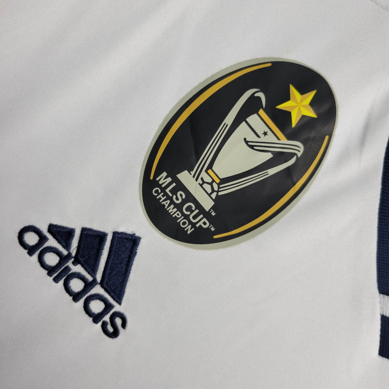 Camisa Los Angeles Galaxy II 2012 - Retrô Adidas - Branca com detalhes em azul com todos os patrocínios