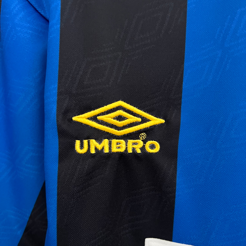 Camisa Inter de Milão I 1995/1996 - Retrô Umbro - Azul e preta
